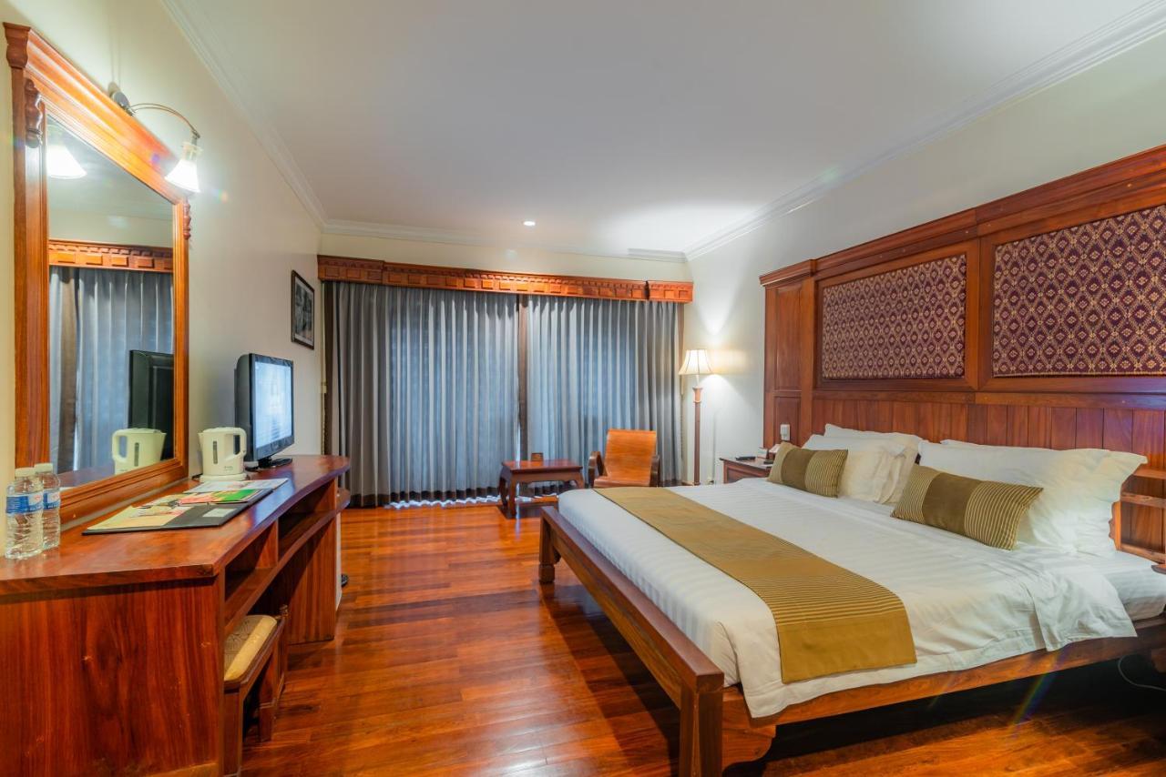 Empress Residence Resort And Spa Сіємреап Екстер'єр фото