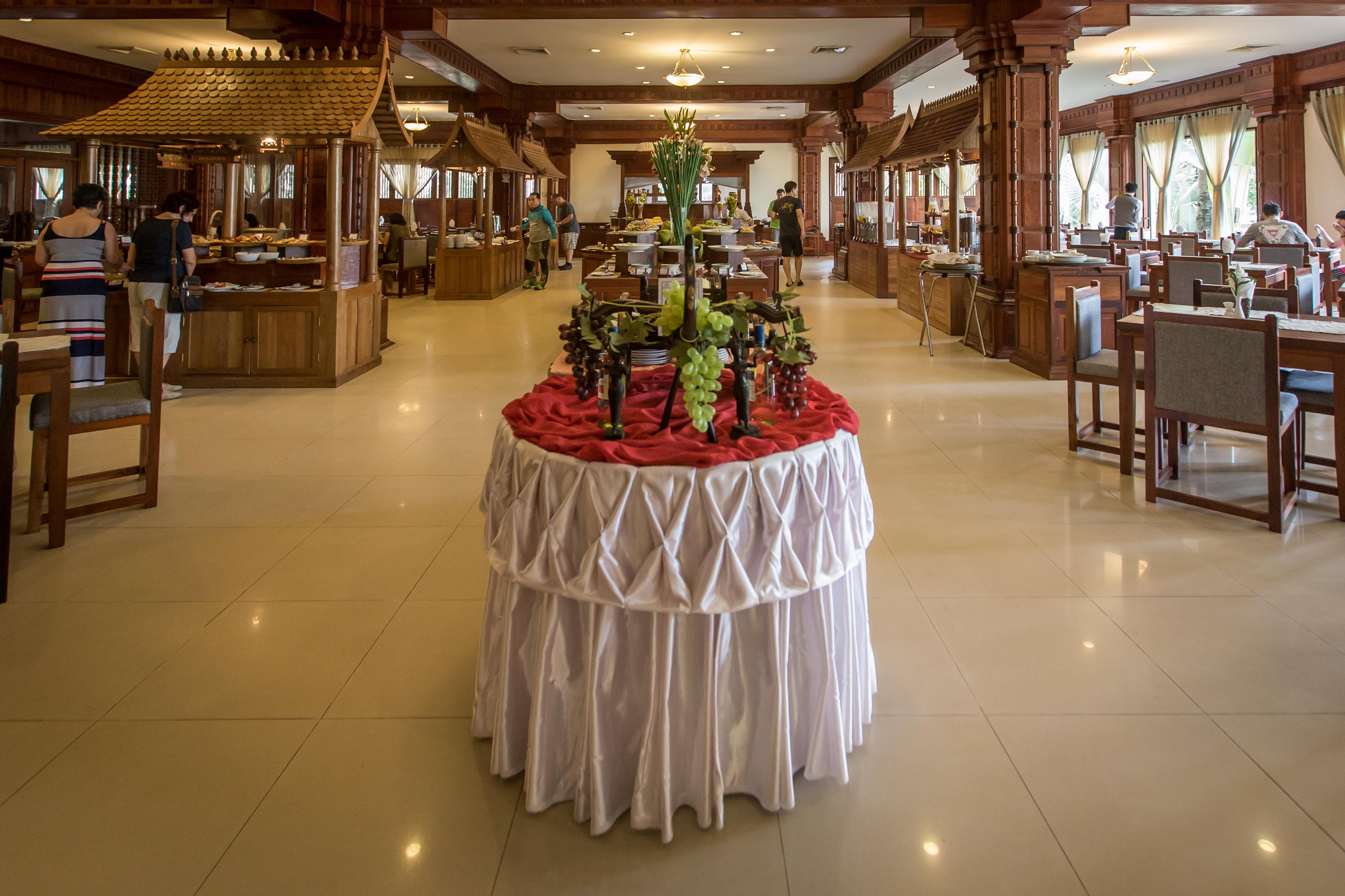 Empress Residence Resort And Spa Сіємреап Екстер'єр фото