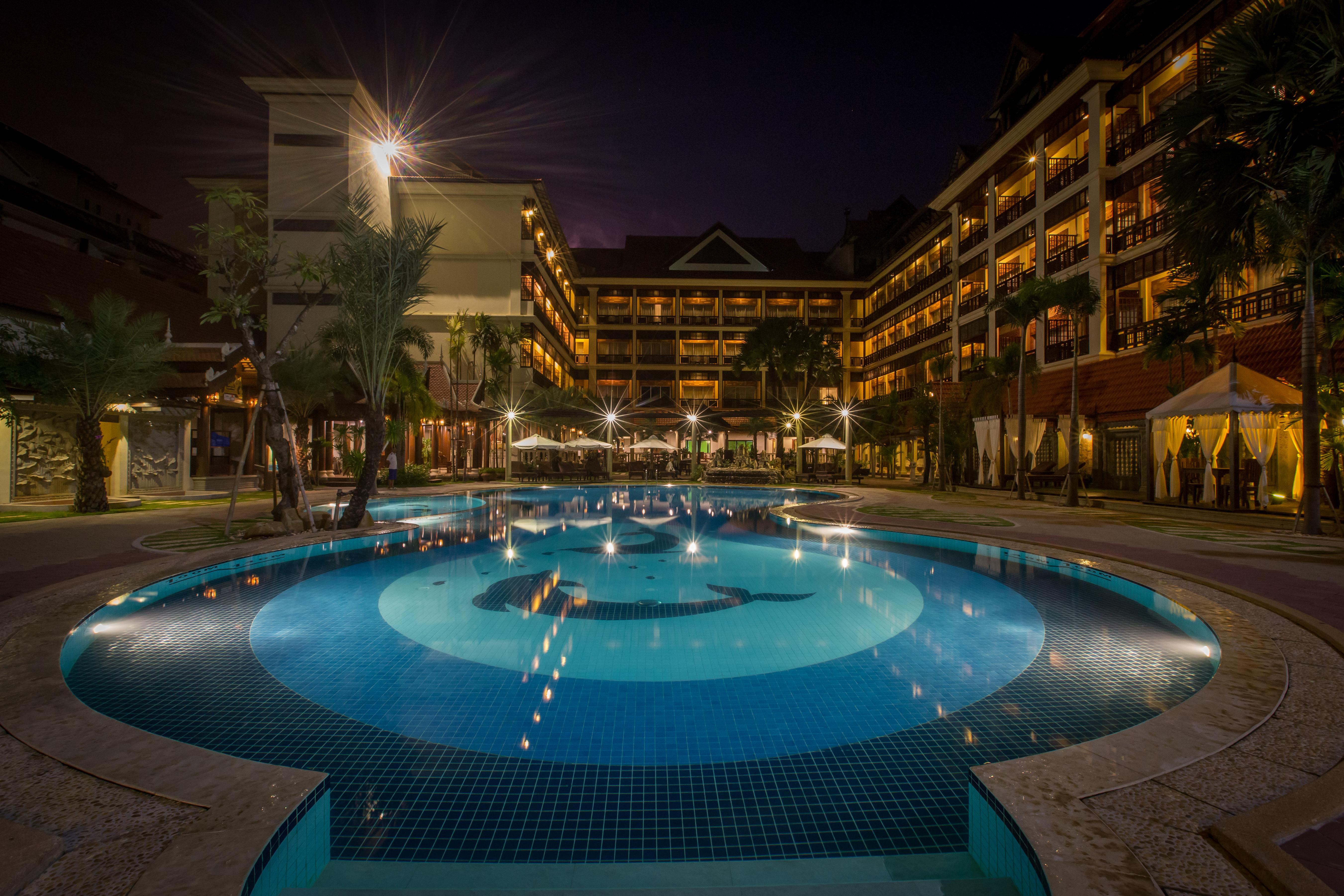Empress Residence Resort And Spa Сіємреап Екстер'єр фото