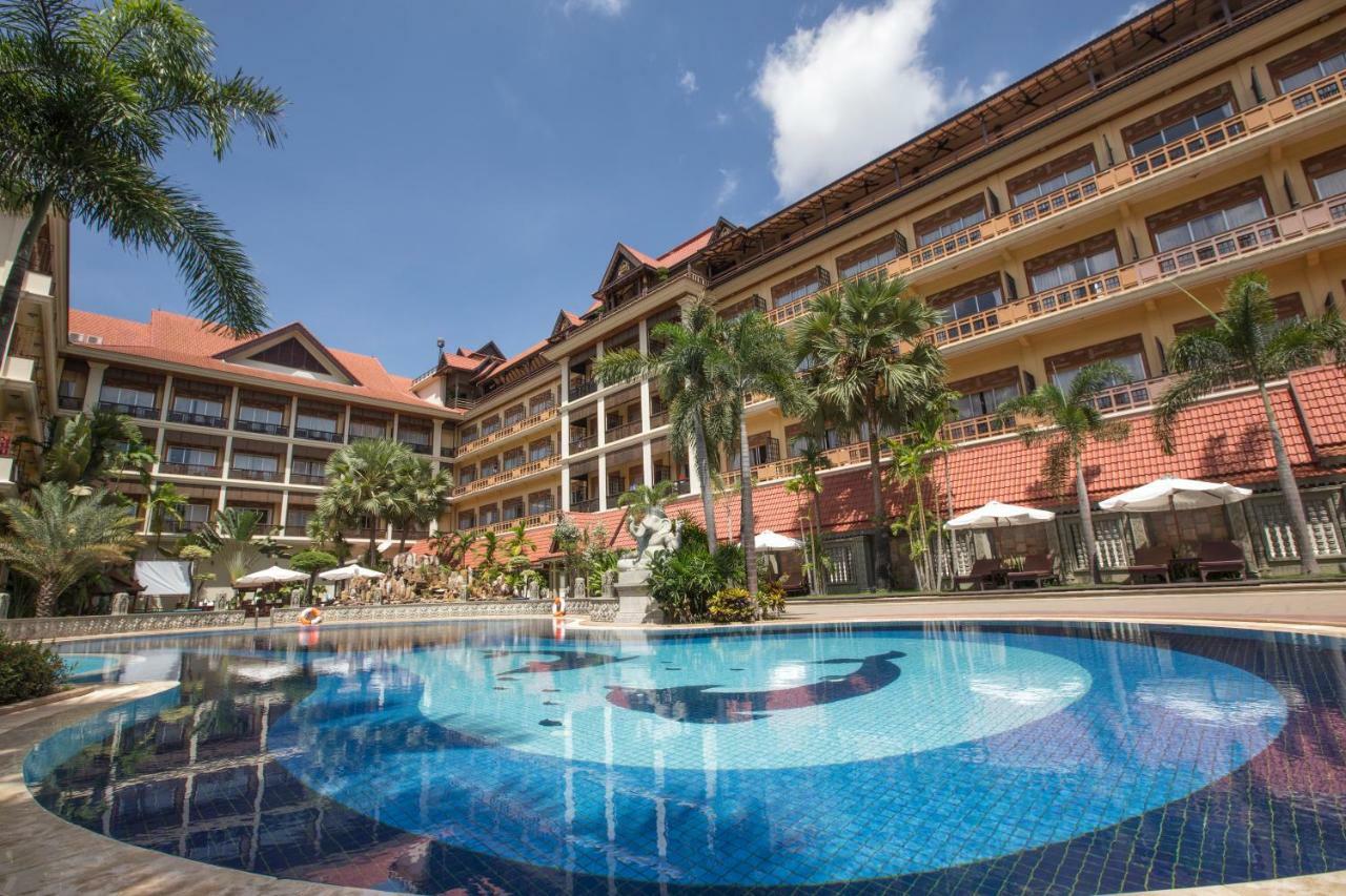 Empress Residence Resort And Spa Сіємреап Екстер'єр фото
